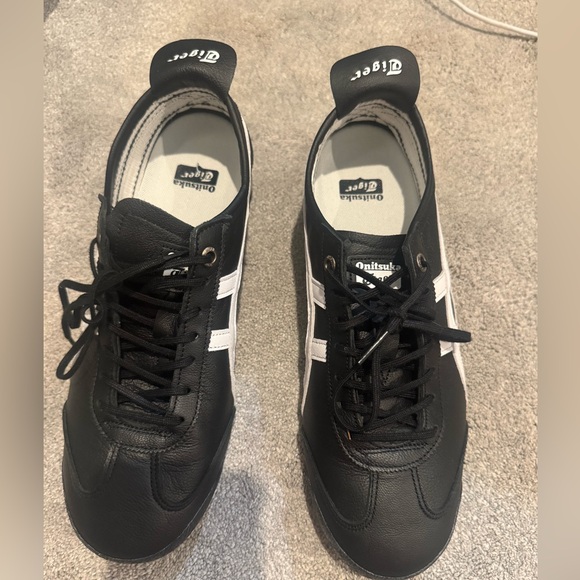 Onitsuka Tiger by Asics Men's Black and White Sneakers Men 6.5 , Women 8 - Picture 3 of 4